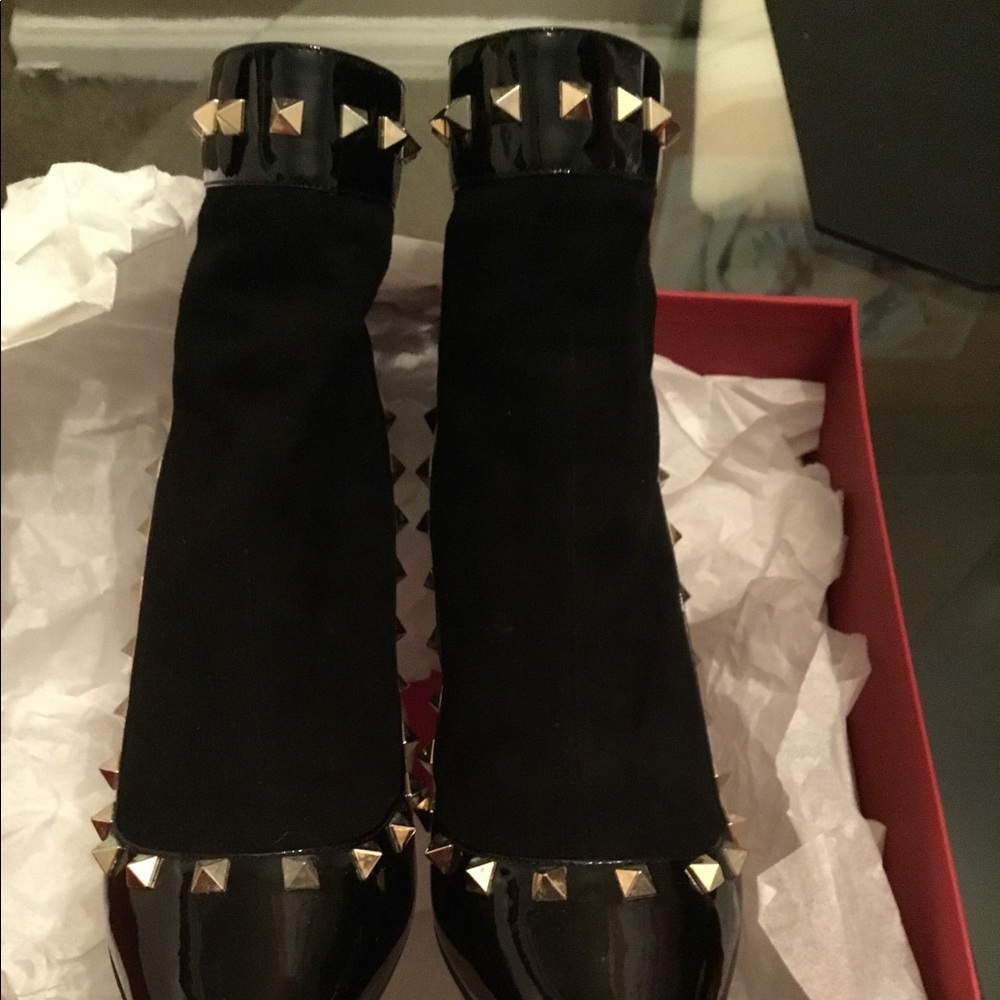 Valentino Black Patent & Suede Rockstud Booties $PRICE DROP⬇️
